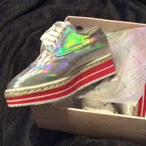 Stylish Oxford Iridescent sneaker 11